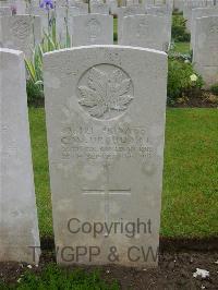 Etaples Military Cemetery - Urquhart, Charles William
